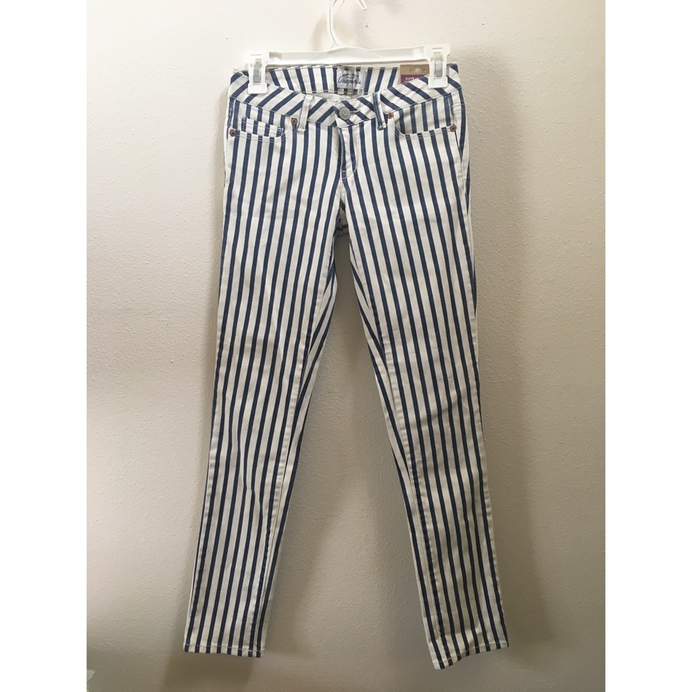 Aeropostale beachy blue&white striped jeans.